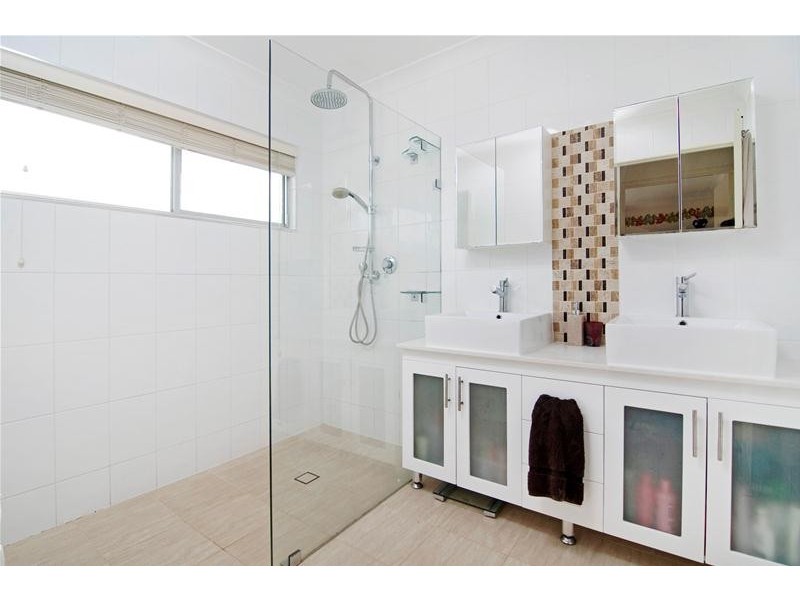 Arana Hills QLD 4054