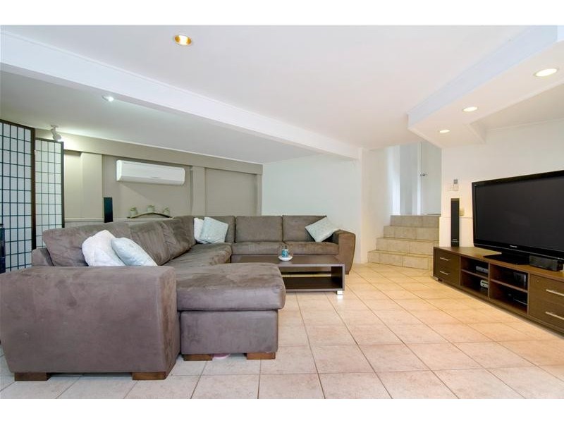 Arana Hills QLD 4054