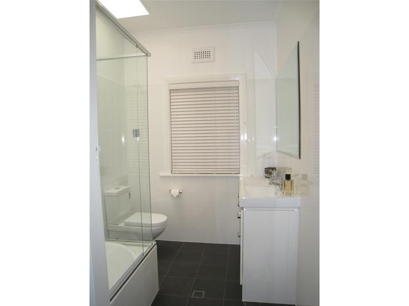 16 Roderick Street, Wavell Heights QLD 4012