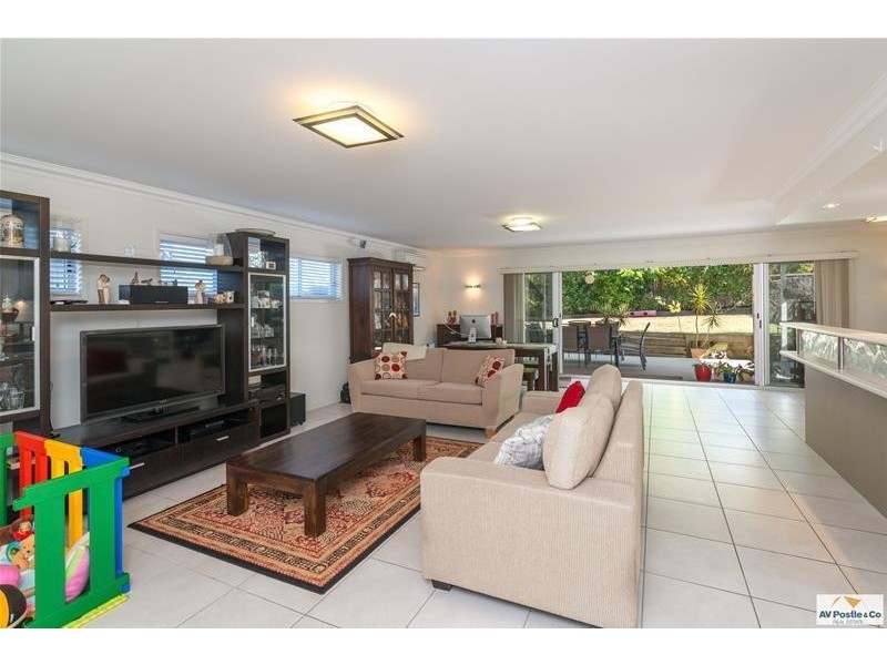 10 Suncrest Street, Geebung QLD 4034