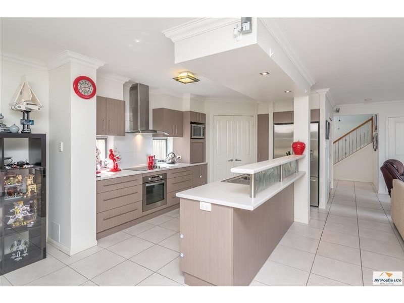 10 Suncrest Street, Geebung QLD 4034