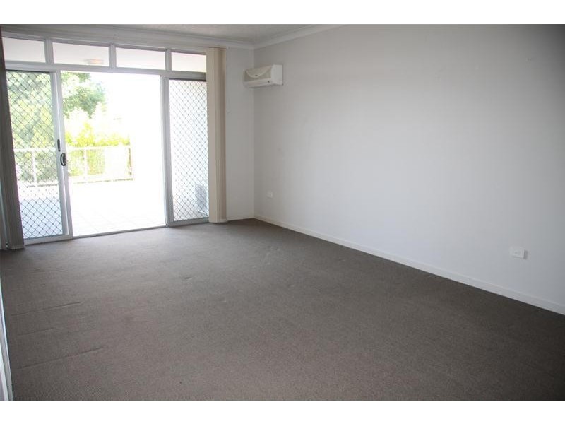 2/44 Julia Street, Wavell Heights QLD 4012