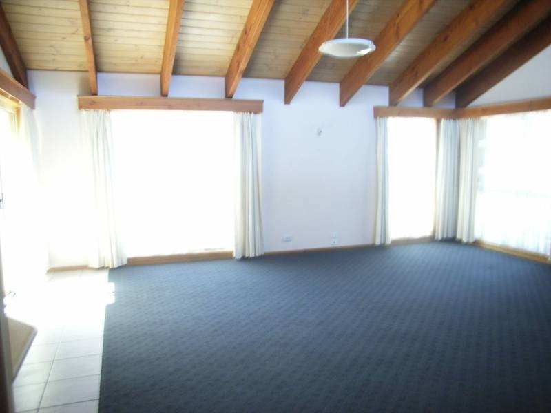 15 Whitehead Court, Altona Meadows VIC 3028