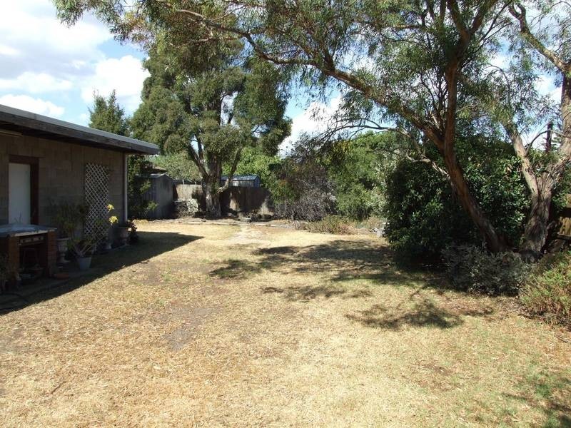 22 Lynch Road, Brooklyn VIC 3012