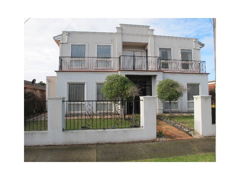 1/10 Mount Street, Altona VIC 3018