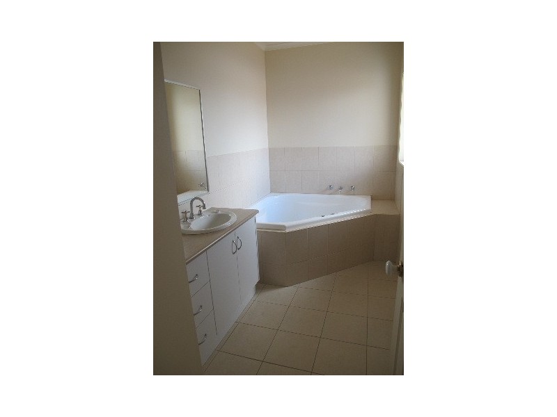 1/10 Mount Street, Altona VIC 3018