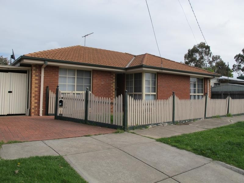16 Kingham Street, Newport VIC 3015