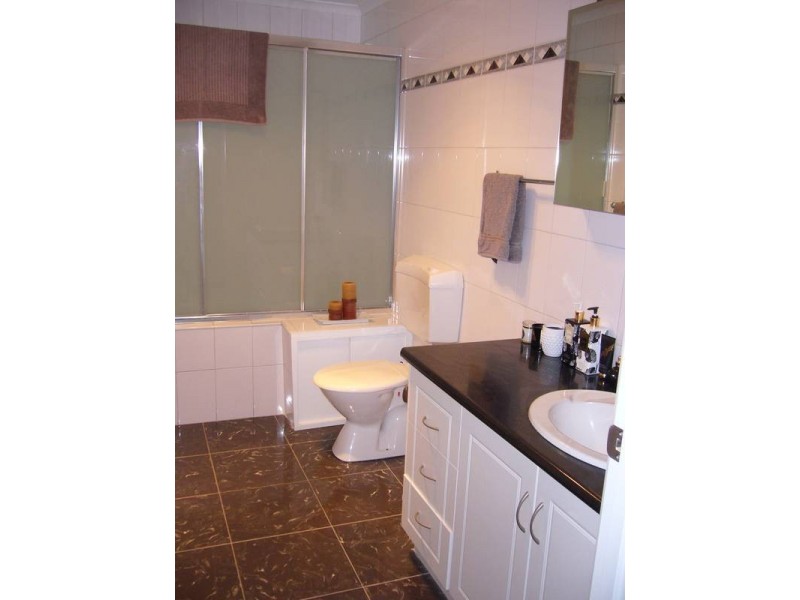 5 Deborah Lane, Newport VIC 3015