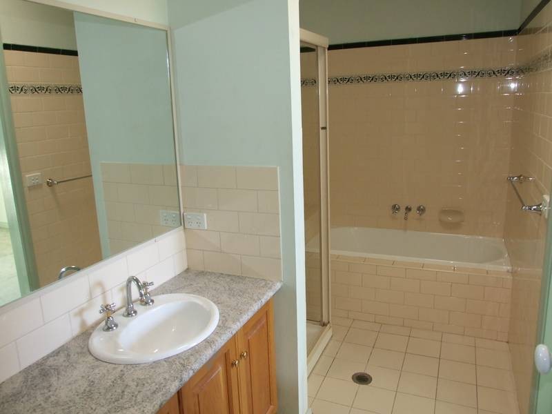 2/11-13 Arras Street, Spotswood VIC 3015