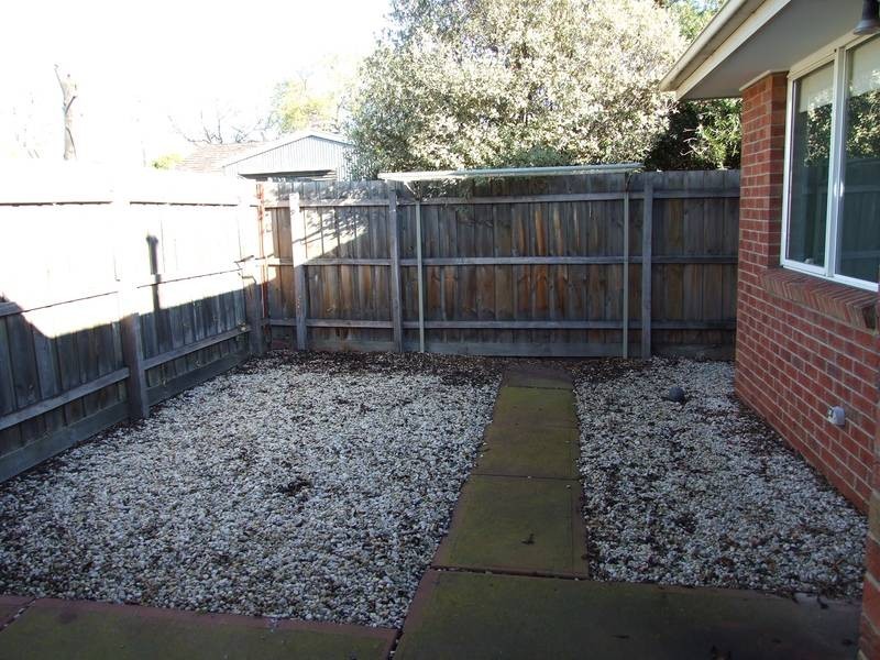 2/11-13 Arras Street, Spotswood VIC 3015