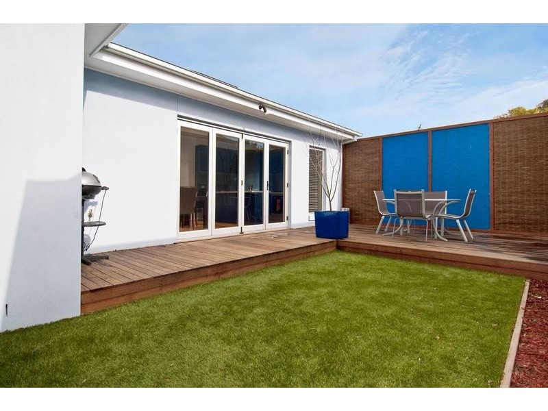 3/227 Woods Street, Newport VIC 3015