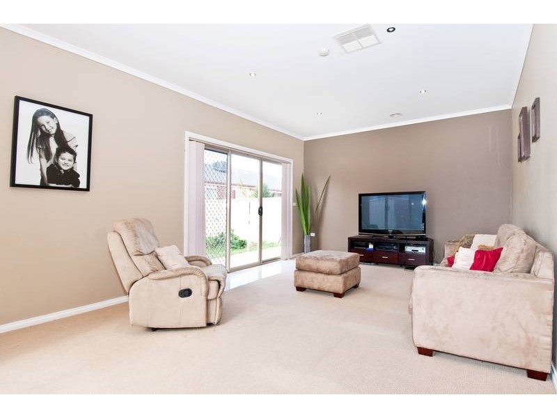 24 Jared Road, Altona Meadows VIC 3028