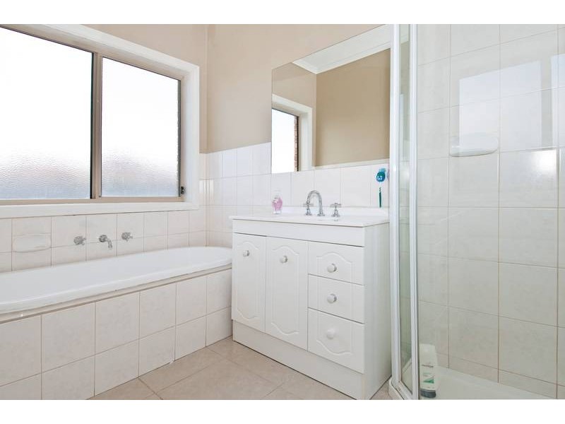 24 Jared Road, Altona Meadows VIC 3028