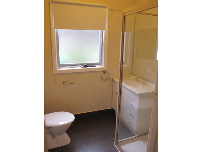 1/100 Johnston Street, Newport VIC 3015