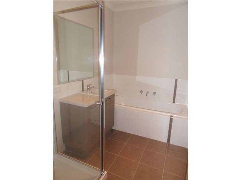 1/43 Rosala Avenue, Altona North VIC 3025