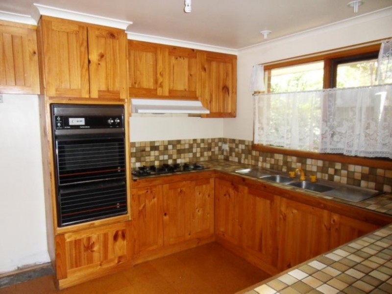 303 Douglas Parade, Newport VIC 3015