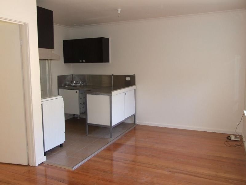 3/36 Robert, Newport VIC 3015