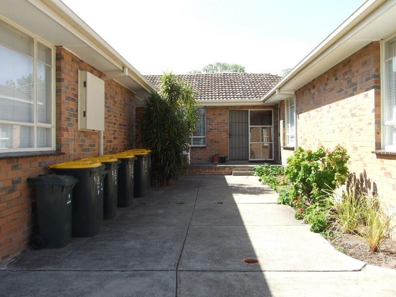 3/36 Robert, Newport VIC 3015