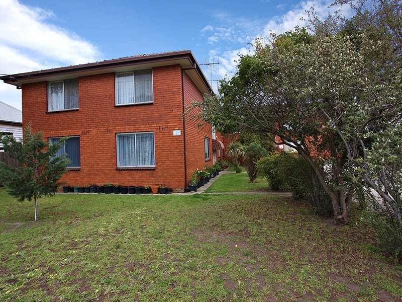 2/221 Blackshaws Road, Altona North VIC 3025