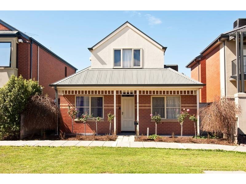 12 Breadalbane Place, Newport VIC 3015