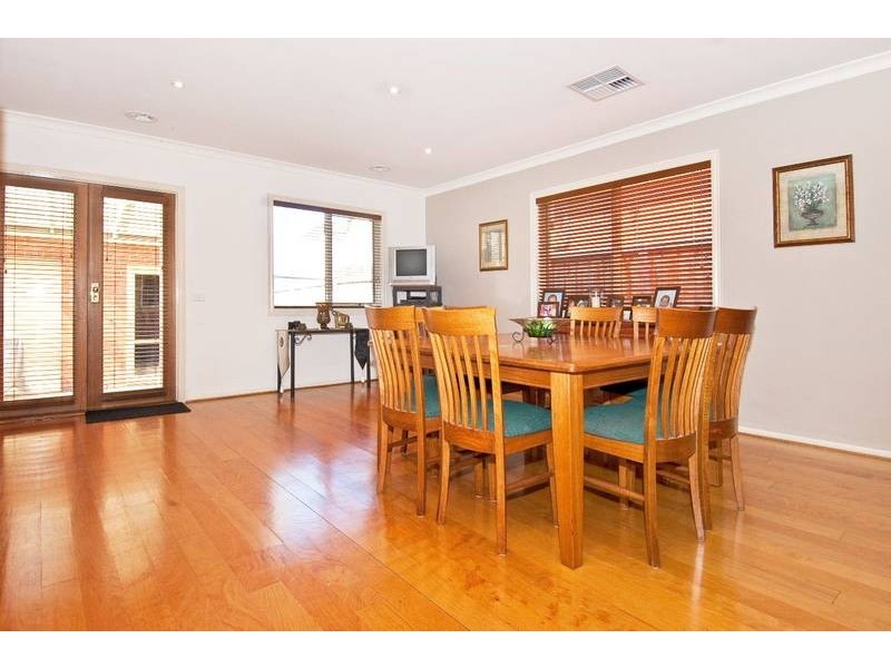 12 Breadalbane Place, Newport VIC 3015