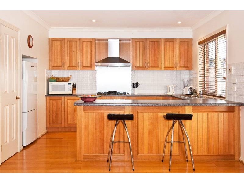 12 Breadalbane Place, Newport VIC 3015