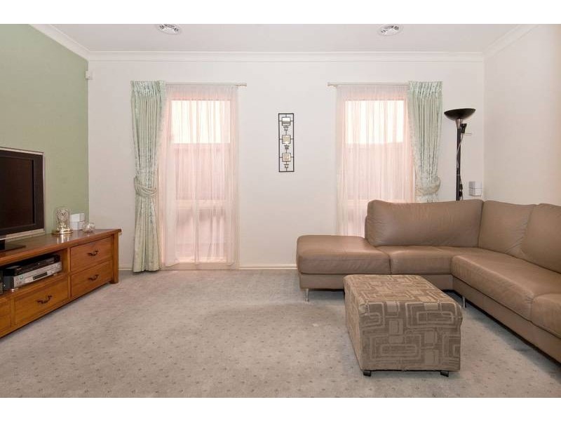 12 Breadalbane Place, Newport VIC 3015