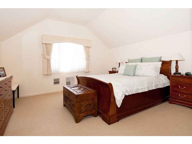 12 Breadalbane Place, Newport VIC 3015