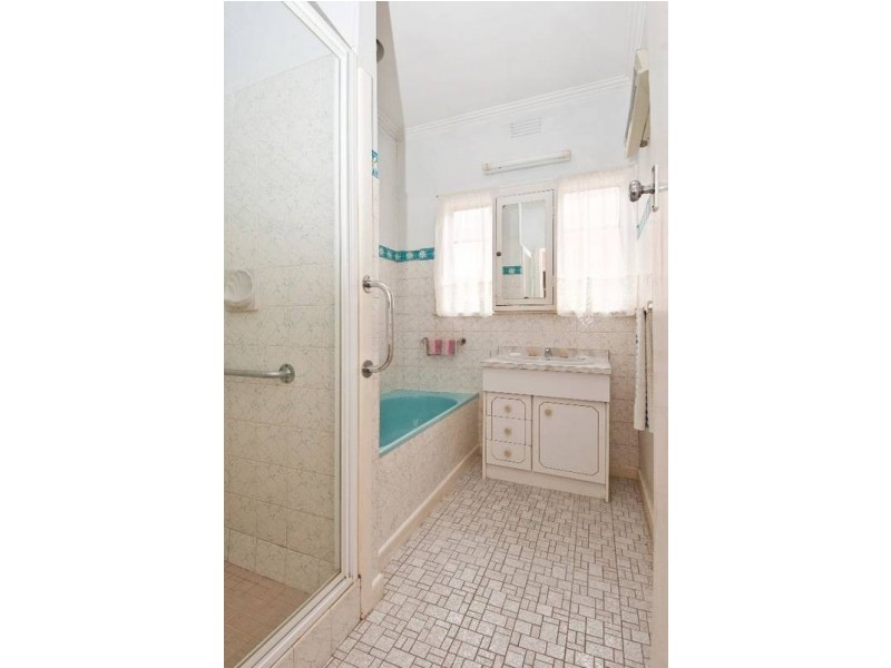 14 Amaranth Avenue, Altona North VIC 3025