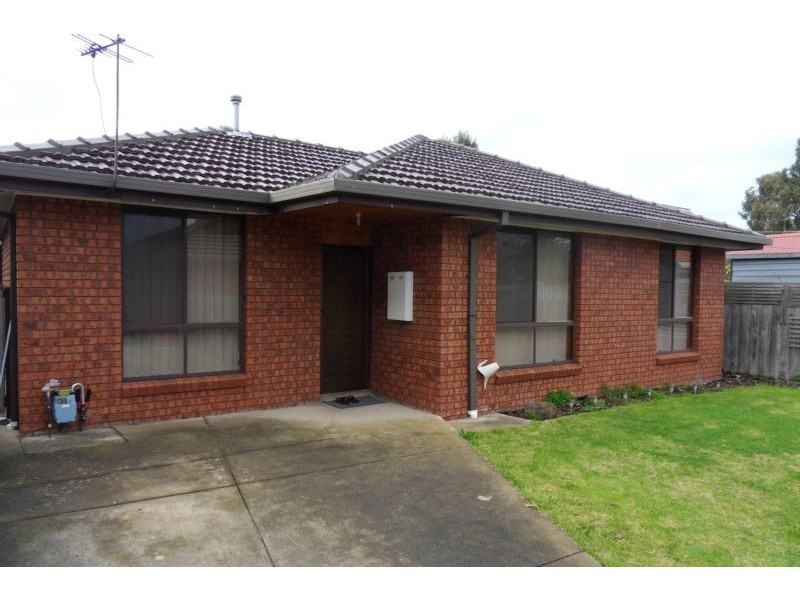 2/10 Mirls Street, Newport VIC 3015