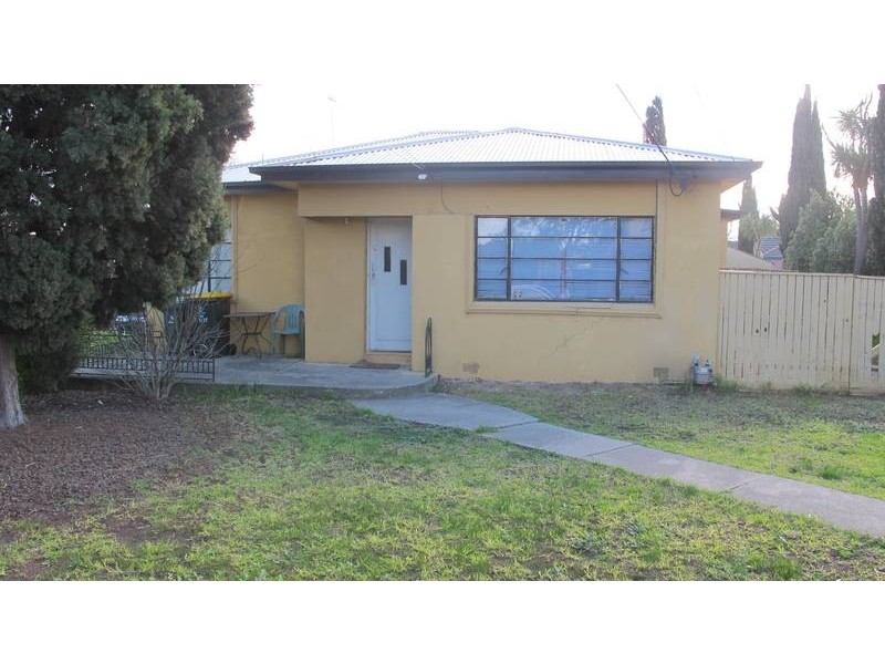 1/27 Clyde St, Newport VIC 3015