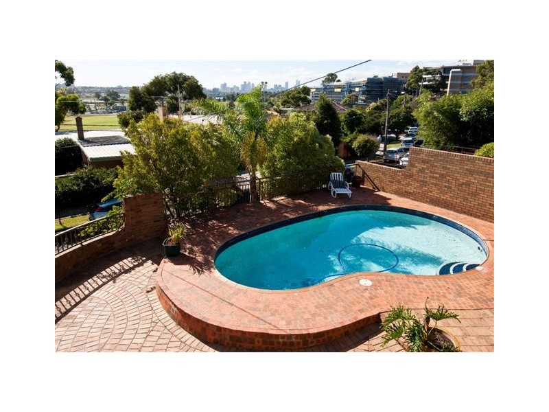 12 Smith Crescent, Footscray VIC 3011