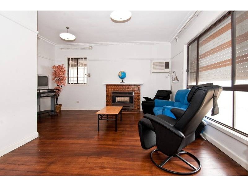 34 Millers Road, Brooklyn VIC 3012