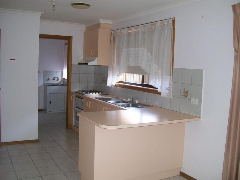 8a Hoddle Way, Altona Meadows VIC 3028