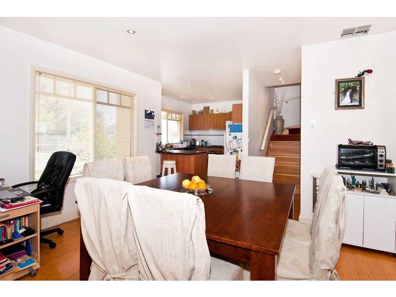 8 Sutton Street, South Kingsville VIC 3015