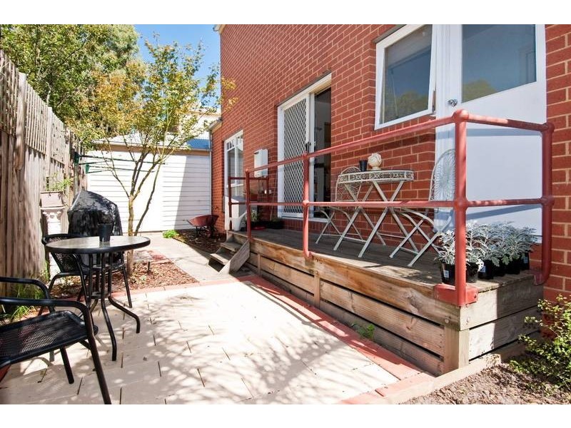 8 Sutton Street, South Kingsville VIC 3015