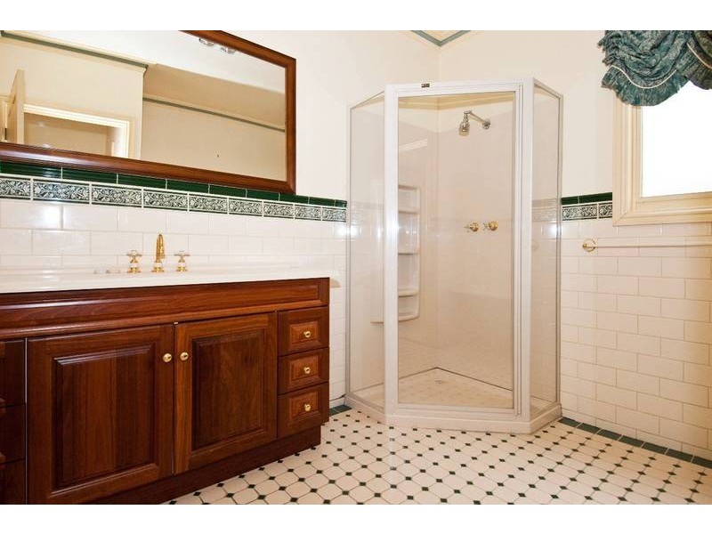 49 Schutt Street, Newport VIC 3015