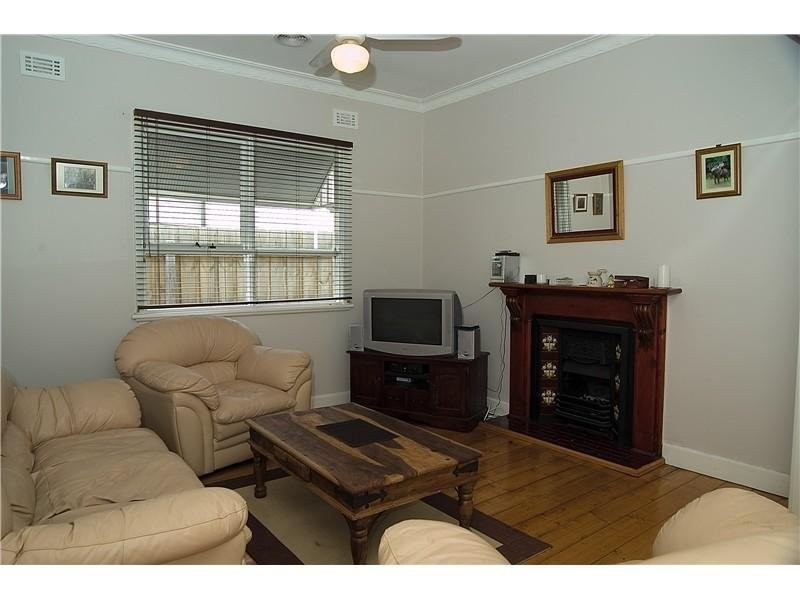 20 Vernon Street, South Kingsville VIC 3015