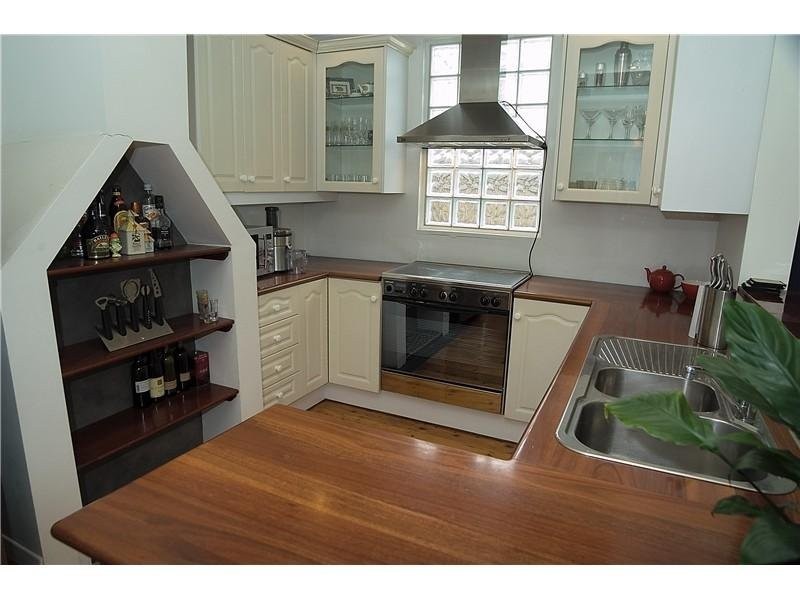 20 Vernon Street, South Kingsville VIC 3015