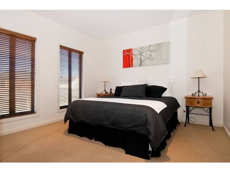 13 Breadalbane Place, Newport VIC 3015