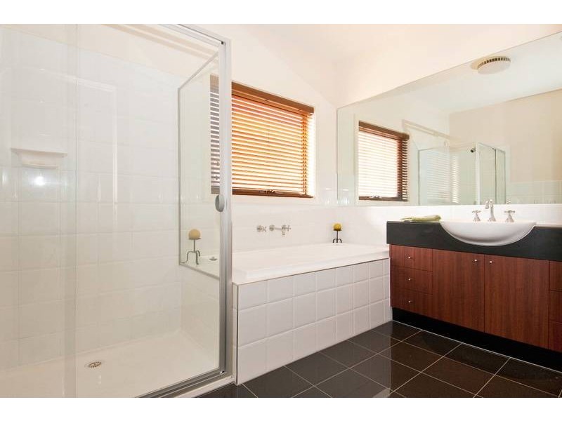 13 Breadalbane Place, Newport VIC 3015