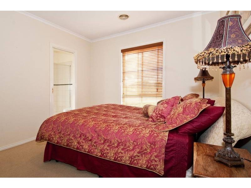 3/6 Romawi Street, Altona VIC 3018