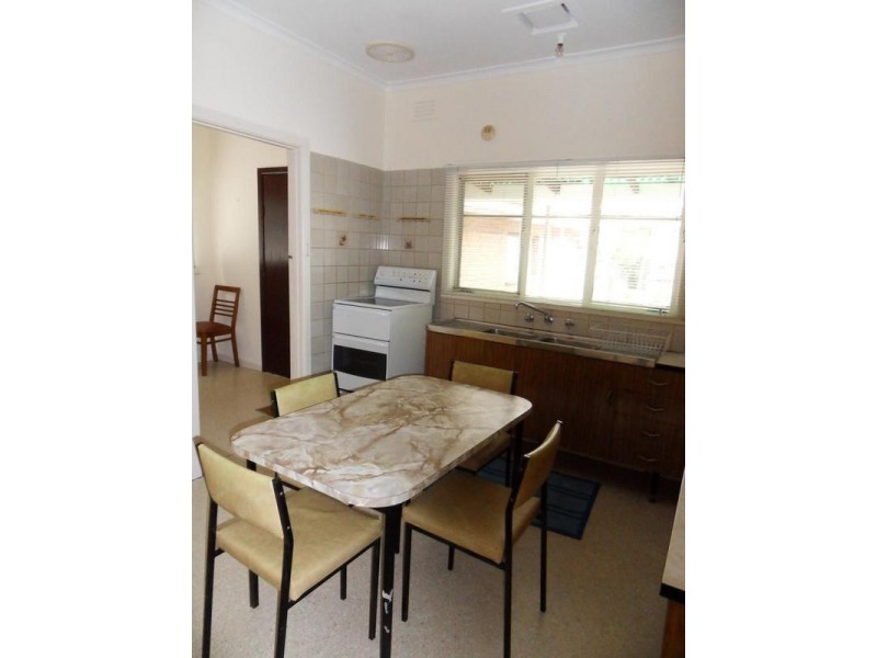 24 Almond Avenue, Brooklyn VIC 3012