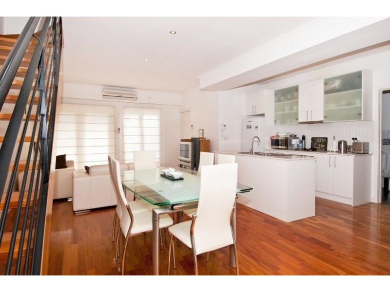 2/59-61 Elizabeth Street, Newport VIC 3015