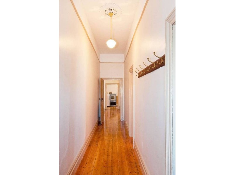 142 North Road, Newport VIC 3015