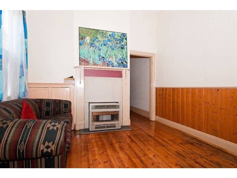 142 North Road, Newport VIC 3015