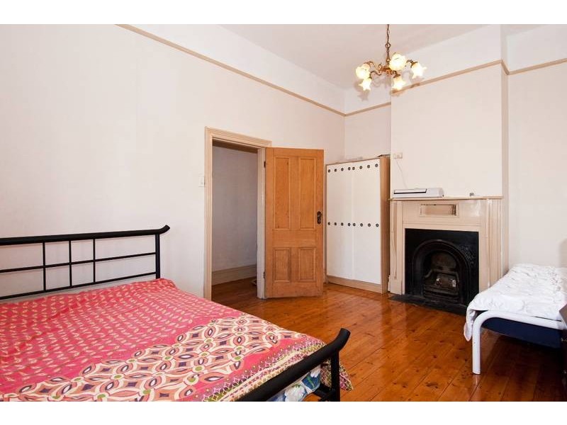 142 North Road, Newport VIC 3015