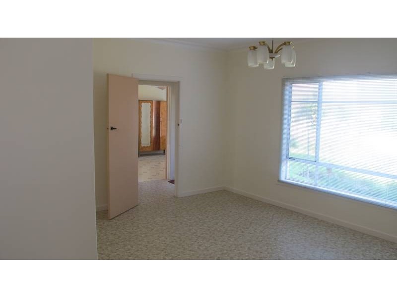 24 Almond Avenue, Altona North VIC 3025