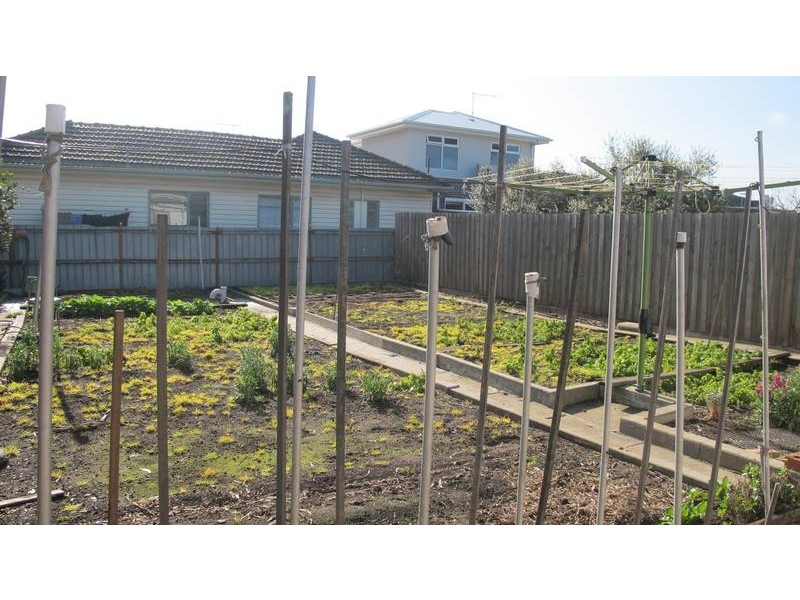 24 Almond Avenue, Altona North VIC 3025