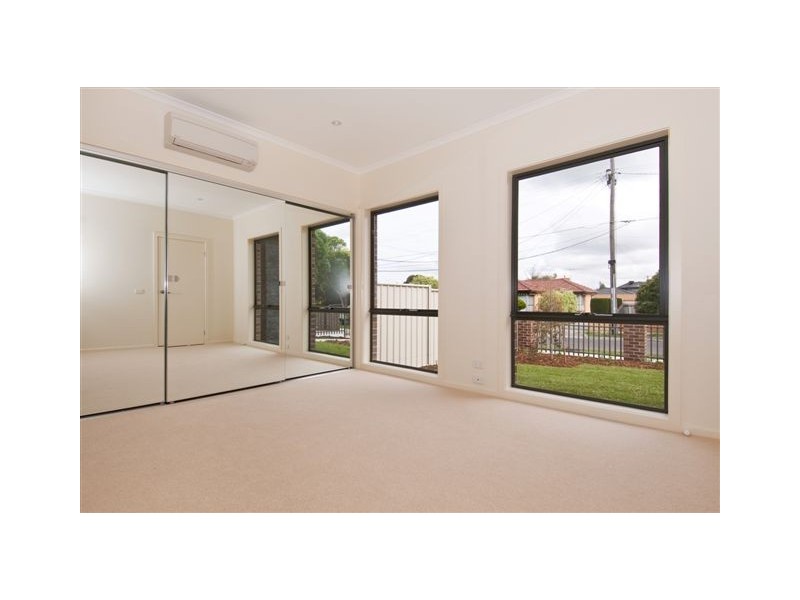 1/24 Clyde Street, Newport VIC 3015